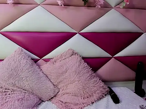 Luna Staar69 online show from February 13, 2026, 3:13 am