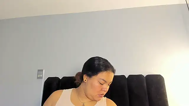 Snapshot of Amaranoir- chatting on February 1, 2026, 3:05 am Amaranoir- online show from February 1, 2026, 3:05 am