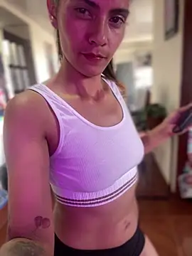 Esperanza GS online show from February 9, 2026, 8:46 pm