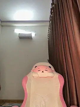 wang1472581 online show from February 8, 2026, 9:23 am