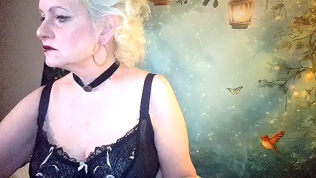 Snapshot of Blondie_the_librarian chatting on April 29, 2026, 2:37 am Blondie the librarian online show from April 29, 2026, 2:37 am