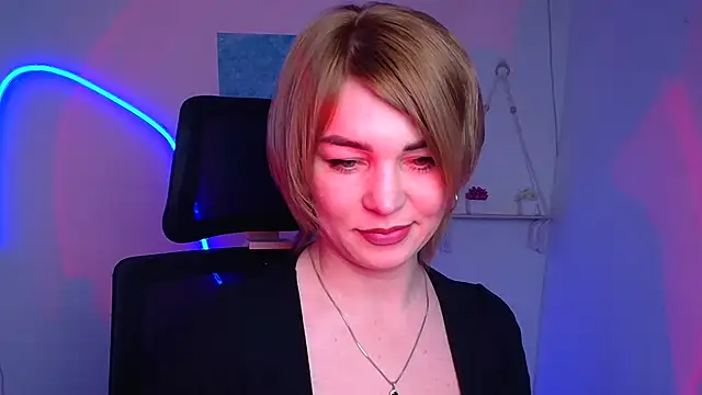 Snapshot of CuttieEmma chatting on February 12, 2026, 6:52 am CuttieEmma online show from February 12, 2026, 6:52 am