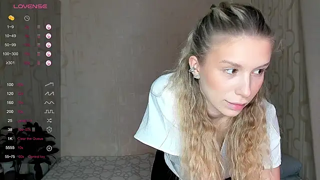 Snapshot of Elysia_kiss chatting on February 9, 2026, 5:00 am Elysia kiss online show from February 9, 2026, 5:00 am