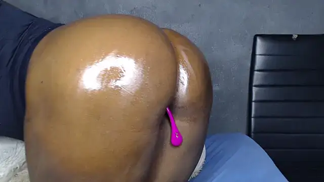 hotassxx95 online show from February 5, 2026, 7:40 pm