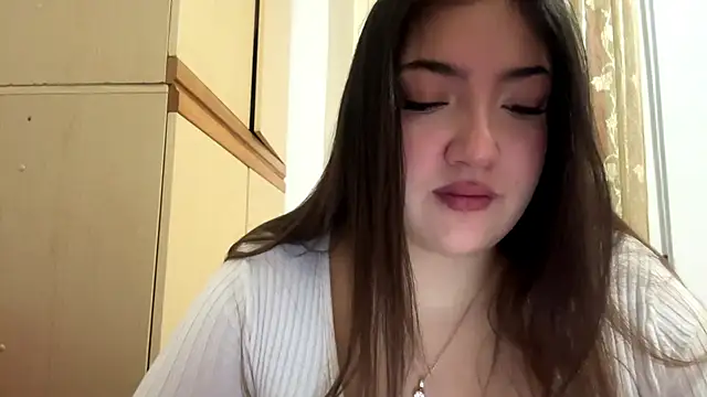 LunaVelix online show from February 4, 2026, 8:53 am