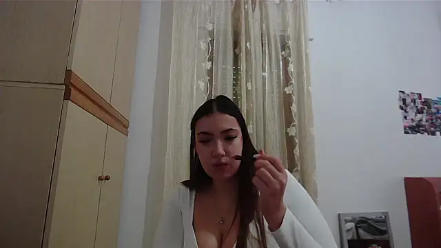 LunaVelix online show from February 7, 2026, 8:40 am