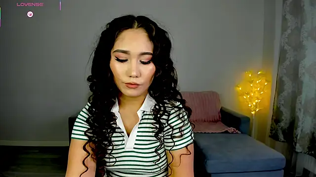 Snapshot of mayameilin chatting on February 20, 2026, 11:32 am mayameilin online show from February 20, 2026, 11:32 am