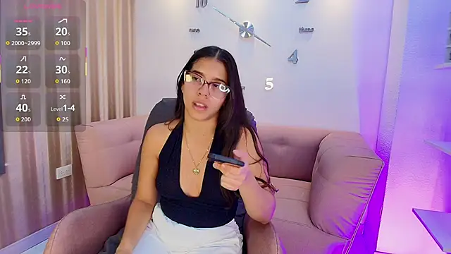 Luna Millers online show from February 13, 2026, 3:46 am