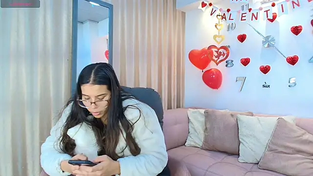 Luna Millers online show from February 18, 2026, 3:46 am