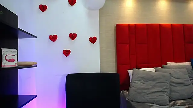 Luna Millers online show from March 2, 2026, 4:25 am