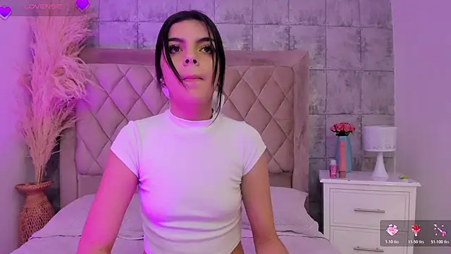 KarelyMitchel online show from March 15, 2026, 1:06 pm