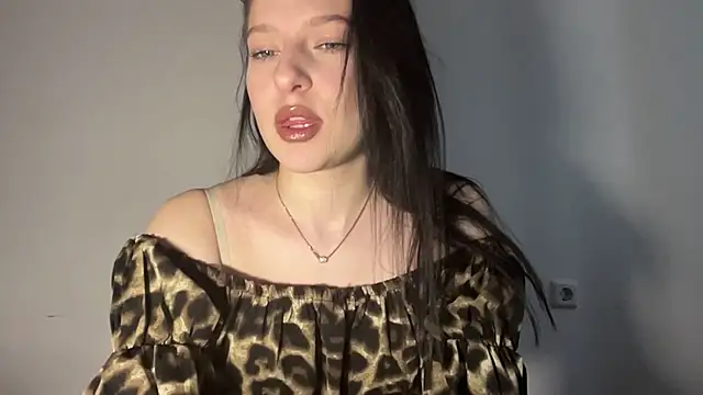 Sarahsolara online show from February 13, 2026, 2:02 pm