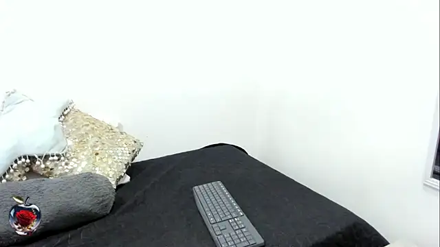 Snapshot of KimberlyVelez_ chatting on February 17, 2026, 7:53 pm KimberlyVelez online show from February 17, 2026, 7:53 pm