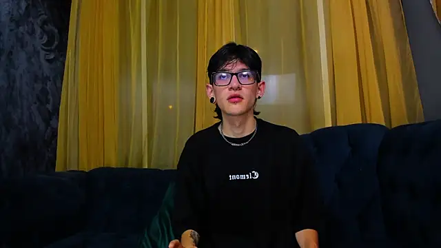 Snapshot of Jax_valentine chatting on February 4, 2026, 10:47 pm Jax valentine online show from February 4, 2026, 10:47 pm