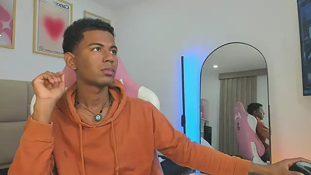 Snapshot of alexander_eros chatting on February 3, 2026, 4:32 am alexander eros online show from February 3, 2026, 4:32 am