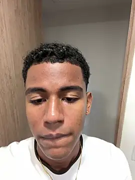 Snapshot of alexander_eros chatting on February 5, 2026, 2:05 am alexander eros online show from February 5, 2026, 2:05 am