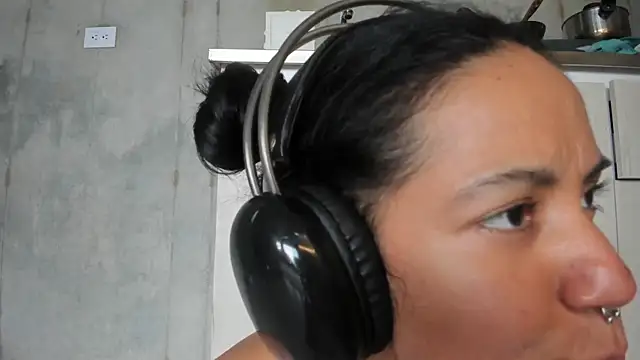 chiarafustox online show from March 26, 2026, 9:42 pm