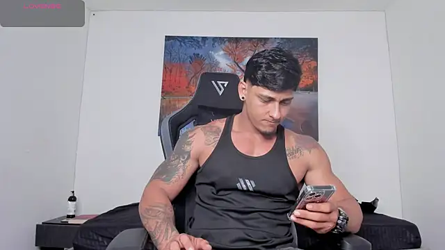 ryanwhite3 online show from April 9, 2026, 10:37 pm