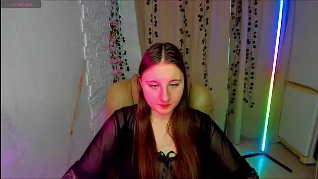 Snapshot of EvaxCharm chatting on February 15, 2026, 6:43 am EvaxCharm online show from February 15, 2026, 6:43 am