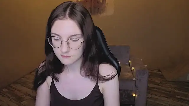 Snapshot of VixenLight chatting on February 13, 2026, 9:38 am VixenLight online show from February 13, 2026, 9:38 am