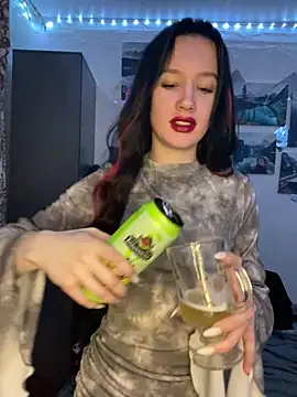 Carolina G0lden online show from April 14, 2026, 9:32 pm