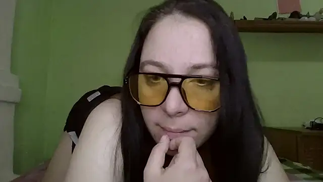 Snapshot of MillaSourety chatting on February 5, 2026, 12:43 pm MillaSourety online show from February 5, 2026, 12:43 pm