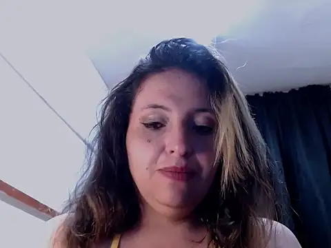 KENDRA-HONEY online show from March 21, 2026, 3:04 pm