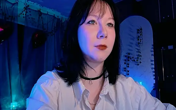 Snapshot of marty_bree chatting on April 18, 2026, 5:17 pm marty bree online show from April 18, 2026, 5:17 pm