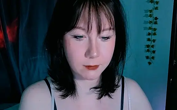 Snapshot of marty_bree chatting on April 19, 2026, 6:10 pm marty bree online show from April 19, 2026, 6:10 pm
