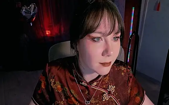 Snapshot of marty_bree chatting on April 30, 2026, 5:30 pm marty bree online show from April 30, 2026, 5:30 pm