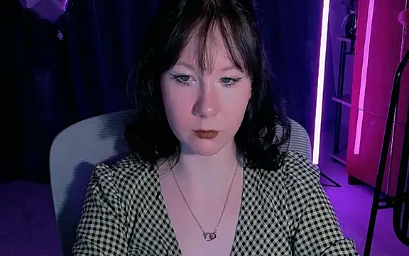 Snapshot of marty_bree chatting on May 6, 2026, 5:18 pm marty bree online show from May 6, 2026, 5:18 pm