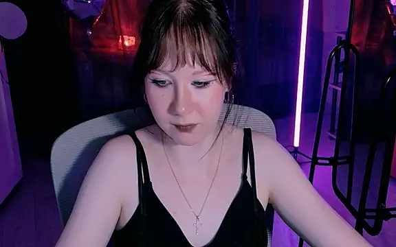 Snapshot of marty_bree chatting on May 31, 2026, 7:04 pm marty bree online show from May 31, 2026, 7:04 pm