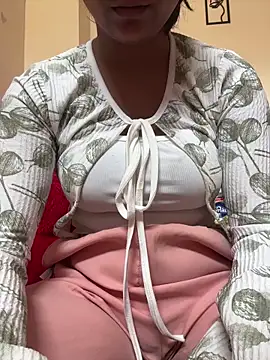 kavyababy00 online show from February 12, 2026, 7:25 am