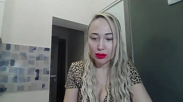 Snapshot of NanaGold2992 chatting on March 3, 2026, 3:56 am NanaGold2992 online show from March 3, 2026, 3:56 am