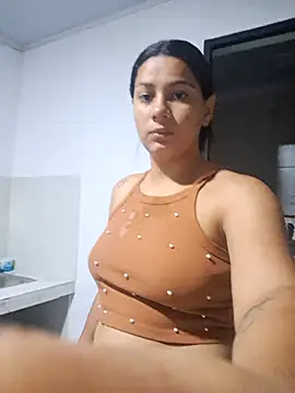 Cris18sexy online show from May 19, 2026, 11:38 am