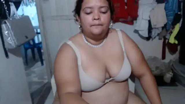 Snapshot of Diosa_Rosa chatting on February 23, 2026, 4:32 am Diosa Rosa online show from February 23, 2026, 4:32 am