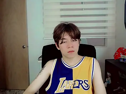 duvisex19 online show from February 6, 2026, 9:29 pm