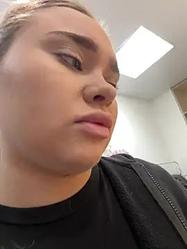 Snapshot of MonicaWestt chatting on February 13, 2026, 7:04 am MonicaWestt online show from February 13, 2026, 7:04 am