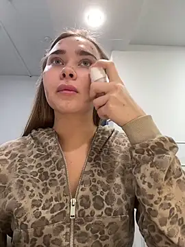 MonicaWestt online show from March 8, 2026, 7:01 am