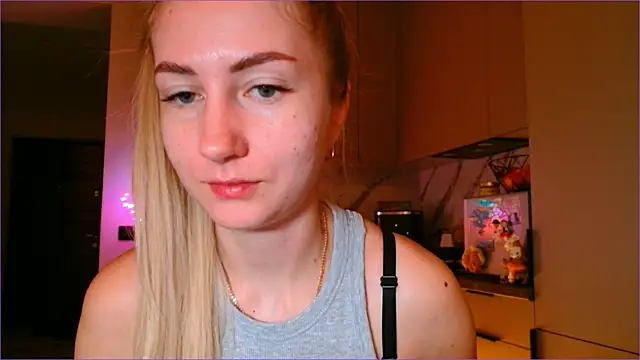 Snapshot of BluueSilk chatting on February 5, 2026, 6:18 am BluueSilk online show from February 5, 2026, 6:18 am