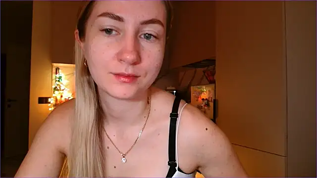 Snapshot of BluueSilk chatting on February 17, 2026, 6:10 am BluueSilk online show from February 17, 2026, 6:10 am