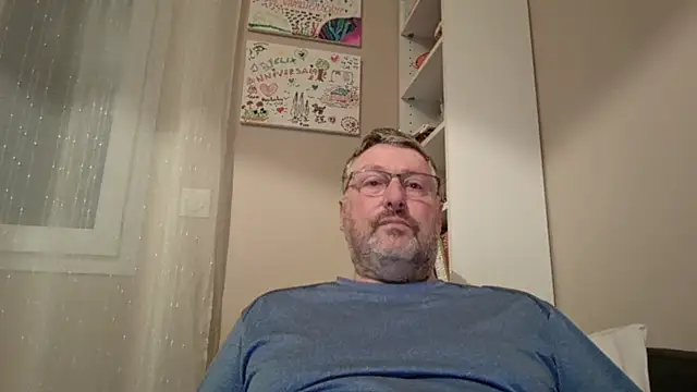 doudou310 online show from February 25, 2026, 5:50 am