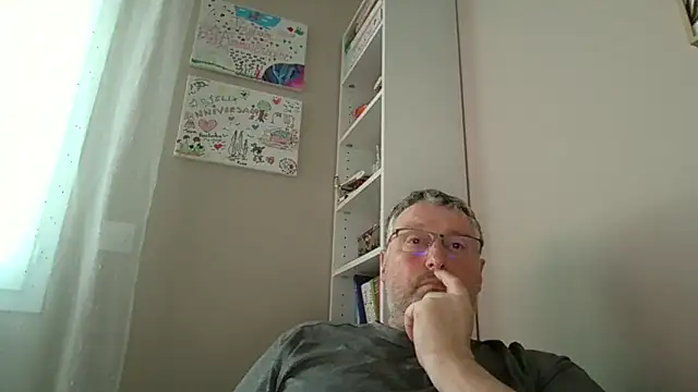 doudou310 online show from February 28, 2026, 5:03 pm