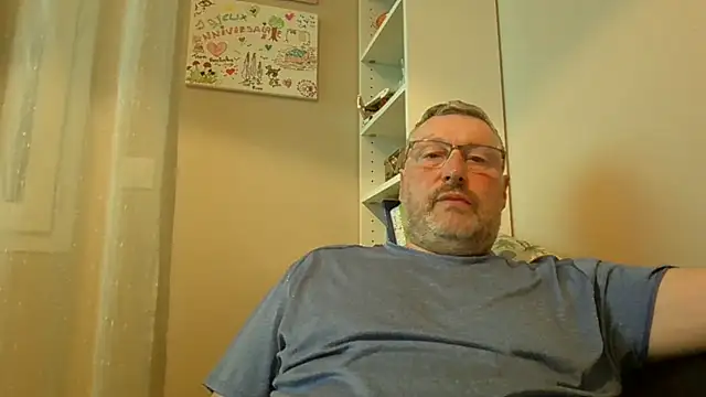 doudou310 online show from March 19, 2026, 5:11 am