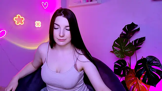 AliceChanel online show from March 22, 2026, 3:32 am