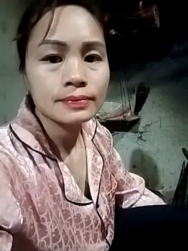 Snapshot of l_kiss chatting on February 6, 2026, 11:24 am l kiss online show from February 6, 2026, 11:24 am