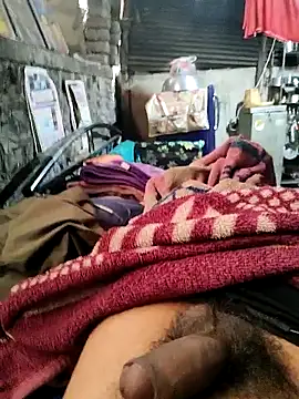 Snapshot of crazyxy12 chatting on February 14, 2026, 8:22 am crazyxy12 online show from February 14, 2026, 8:22 am