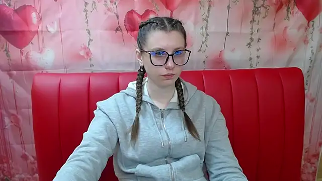 LilianaShine online show from April 1, 2026, 5:08 am