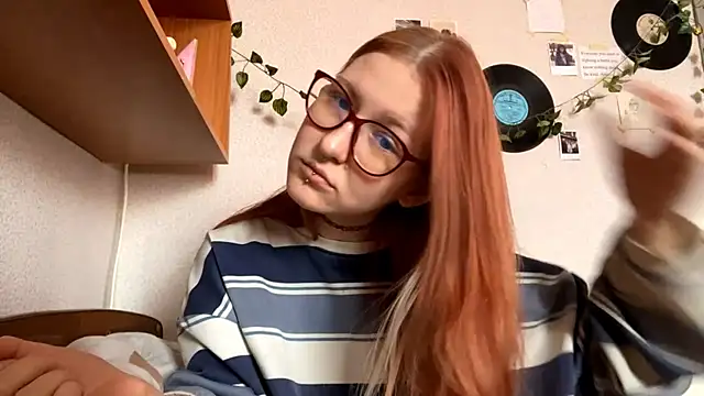 Snapshot of LaureenVielma chatting on February 16, 2026, 7:37 am LaureenVielma online show from February 16, 2026, 7:37 am