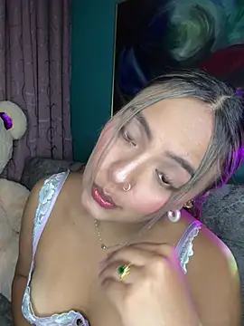 Snapshot of Kylievoos chatting on February 9, 2026, 11:31 pm Kylievoos online show from February 9, 2026, 11:31 pm